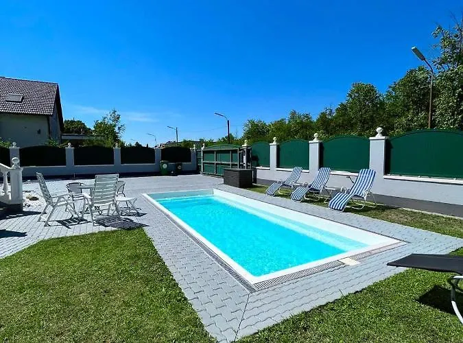 Traum Mit Pool+balkon Apartman *