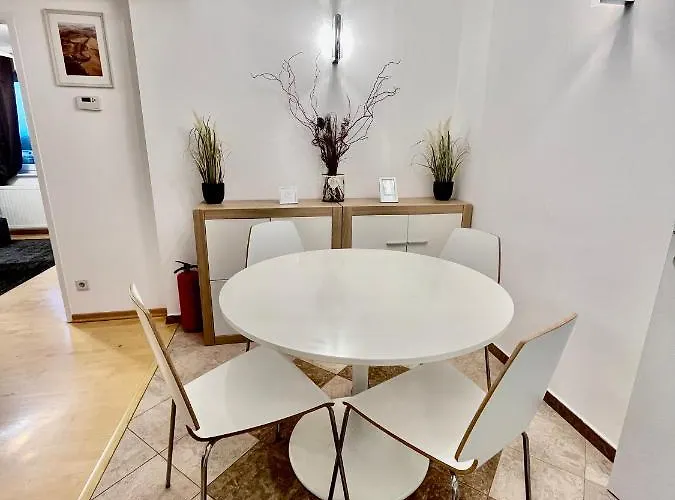 Apartman Traum Mit Pool+balkon Bécs